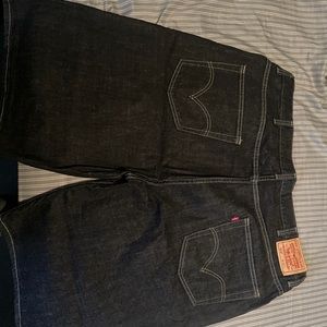 Used almost new 569 Black Levi shorts